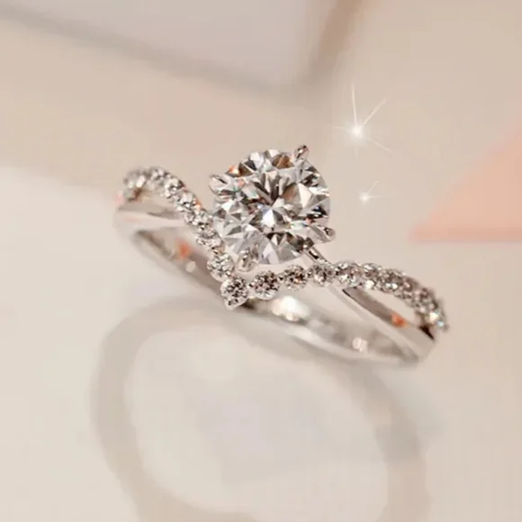 925 Sterling Silver White Sapphire Diamond Ring - Picture 5 of 11